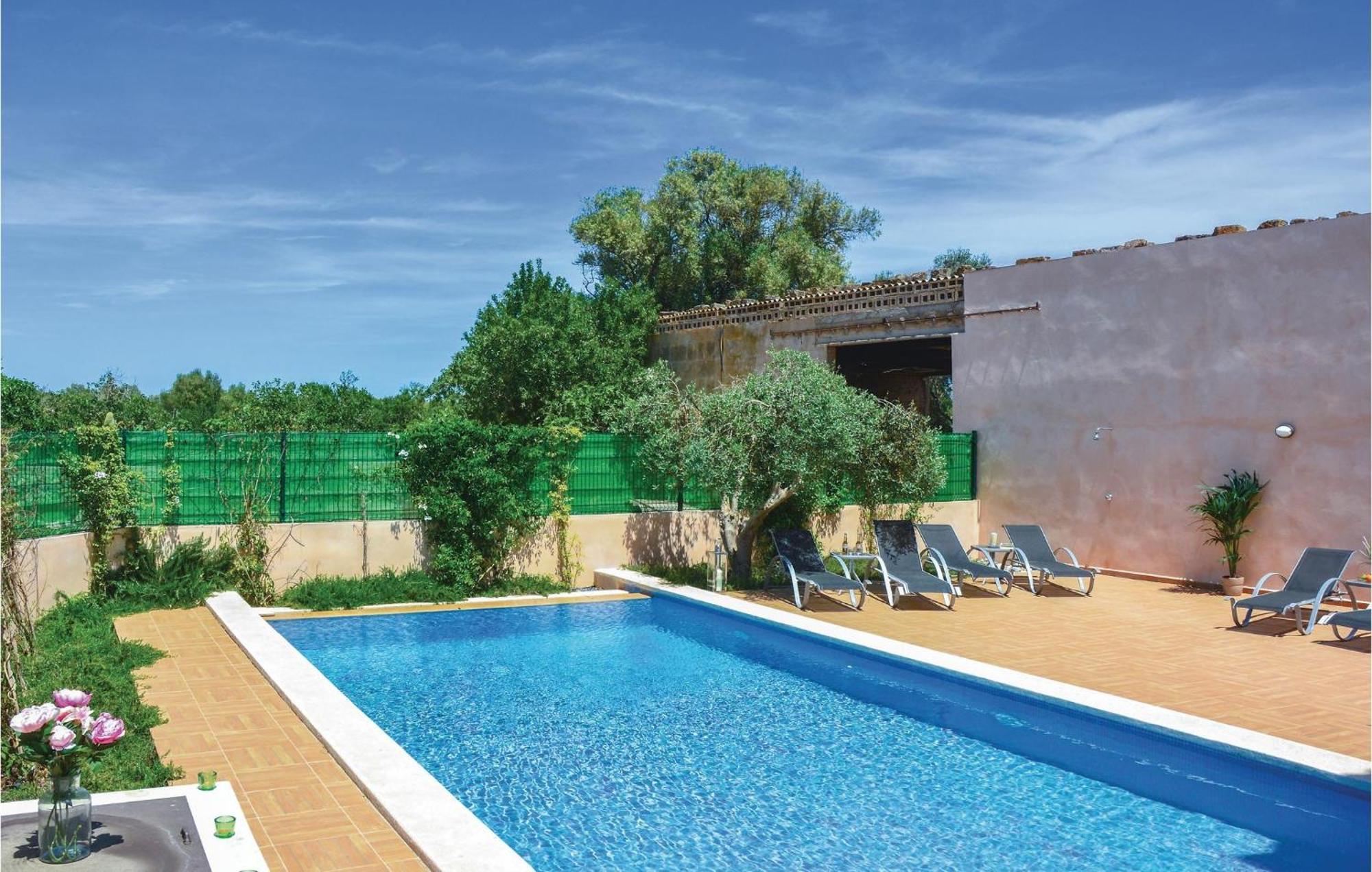 Hébergement de vacances Awesome In With Kitchenette *