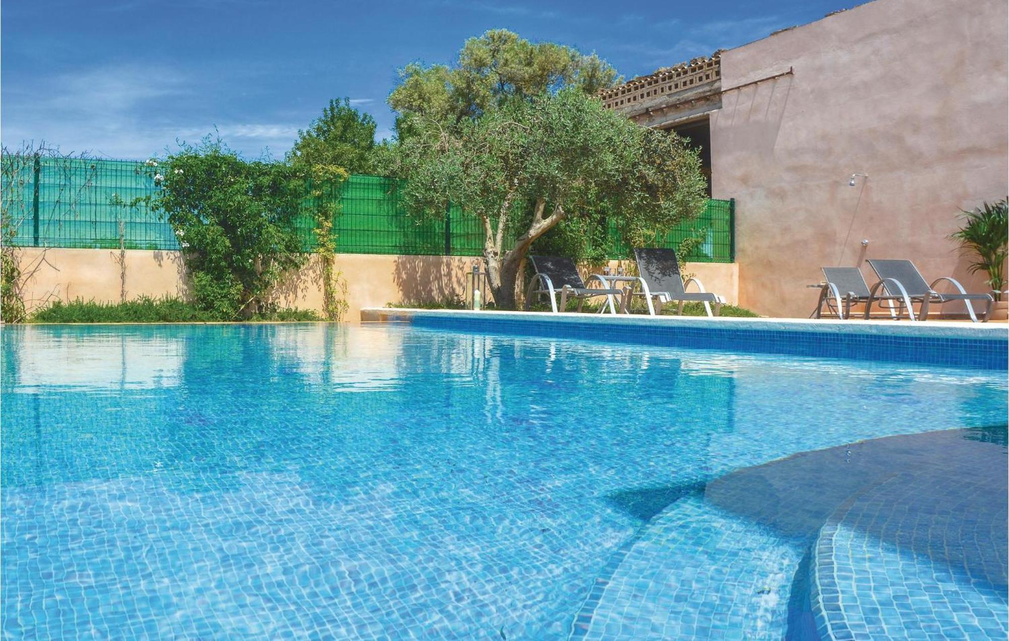 Hébergement de vacances Awesome In With Kitchenette Ariany